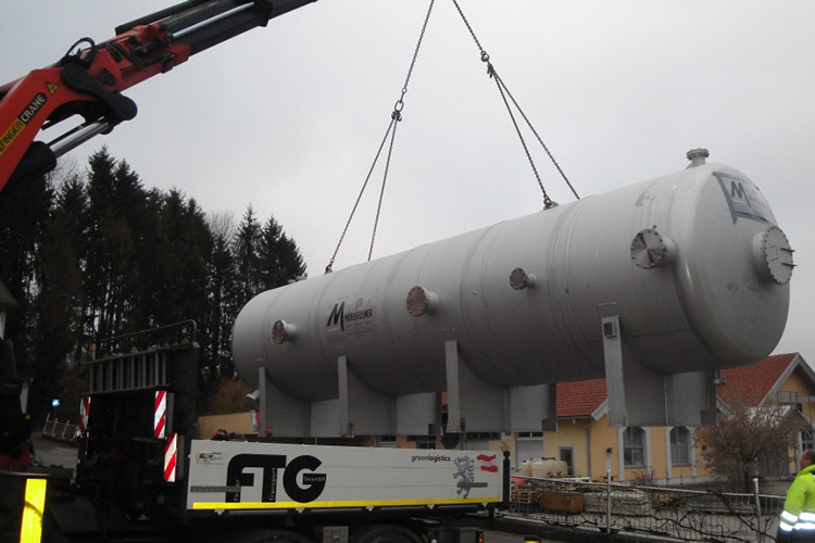Symbolfoto zum Artikel: Auslieferung Drucktank - 53.000 Liter